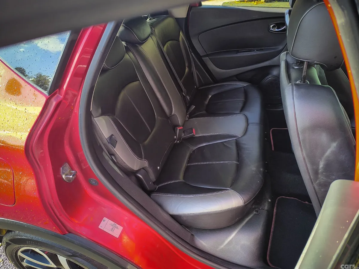 Renault Captur Hatchback, Diesel, 2017, Red