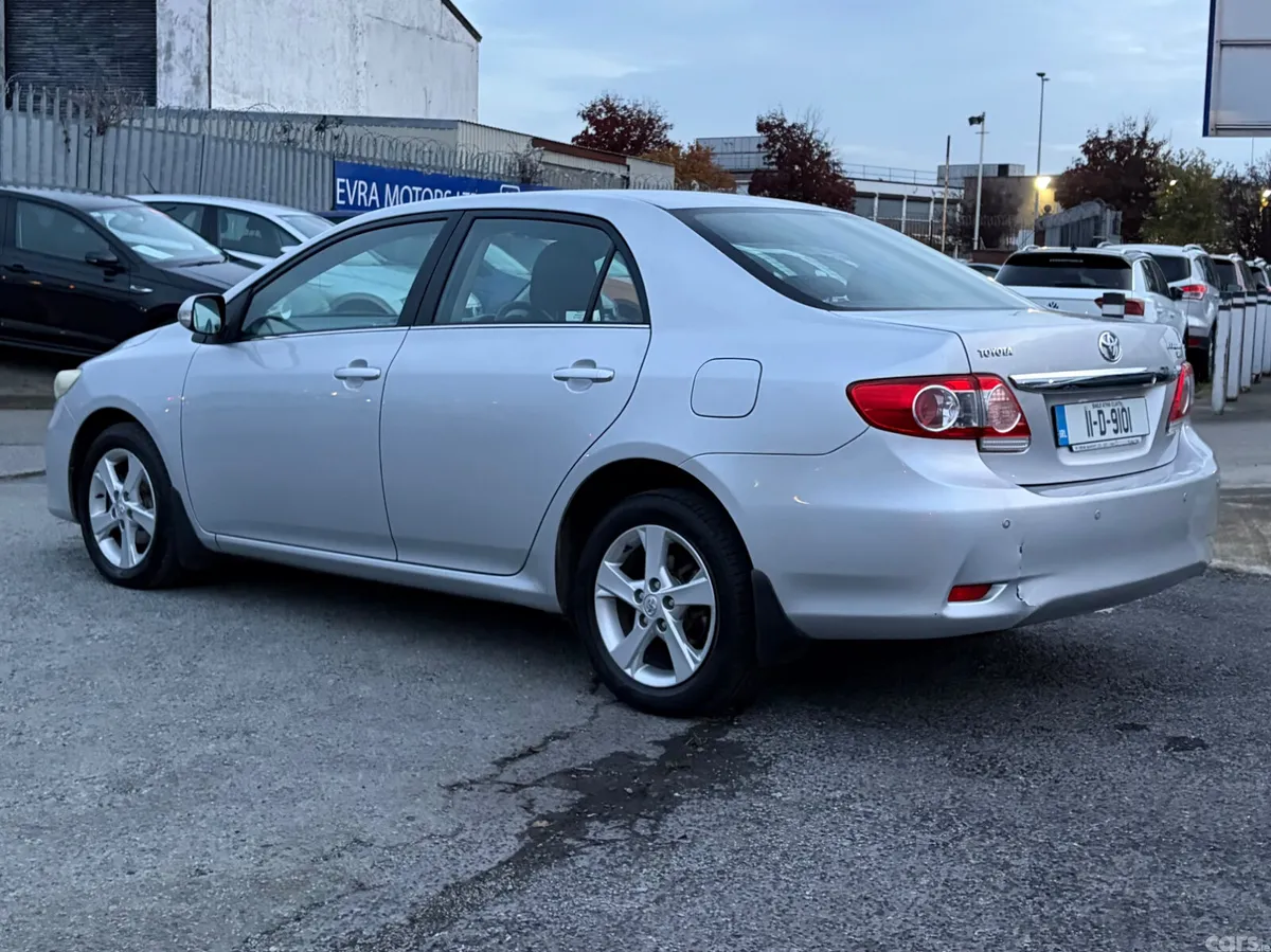 Toyota Corolla Saloon, Diesel, 2011, Silver