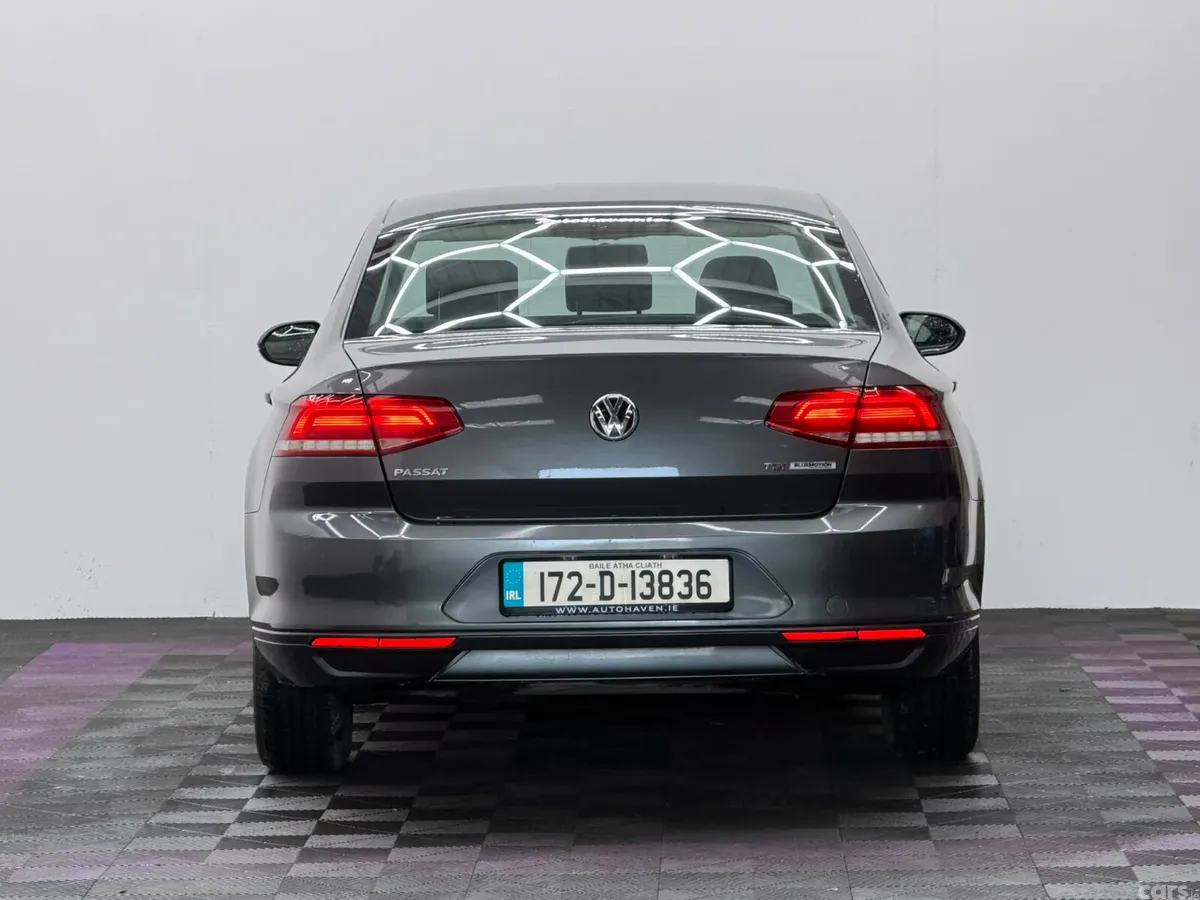 Volkswagen Passat Saloon, Diesel, 2017, Grey