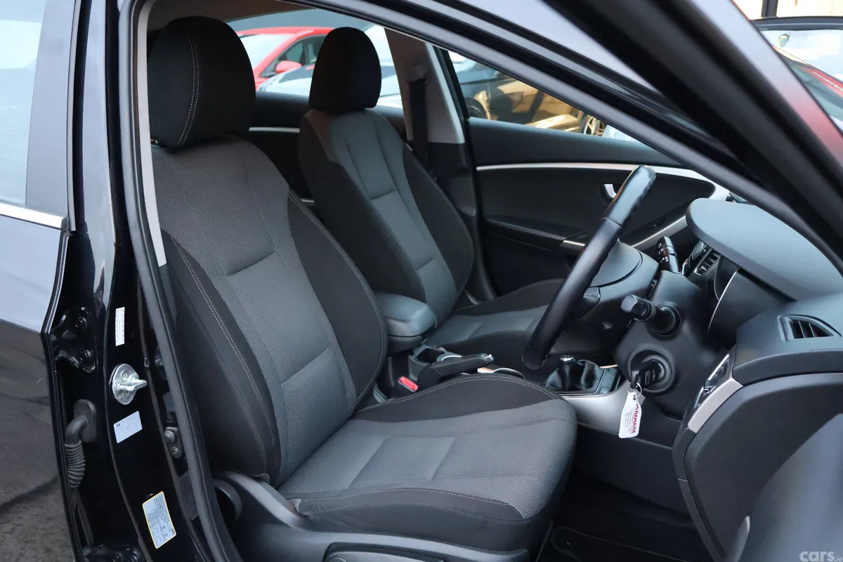 Hyundai i30 Hatchback, Diesel, 2016, Black