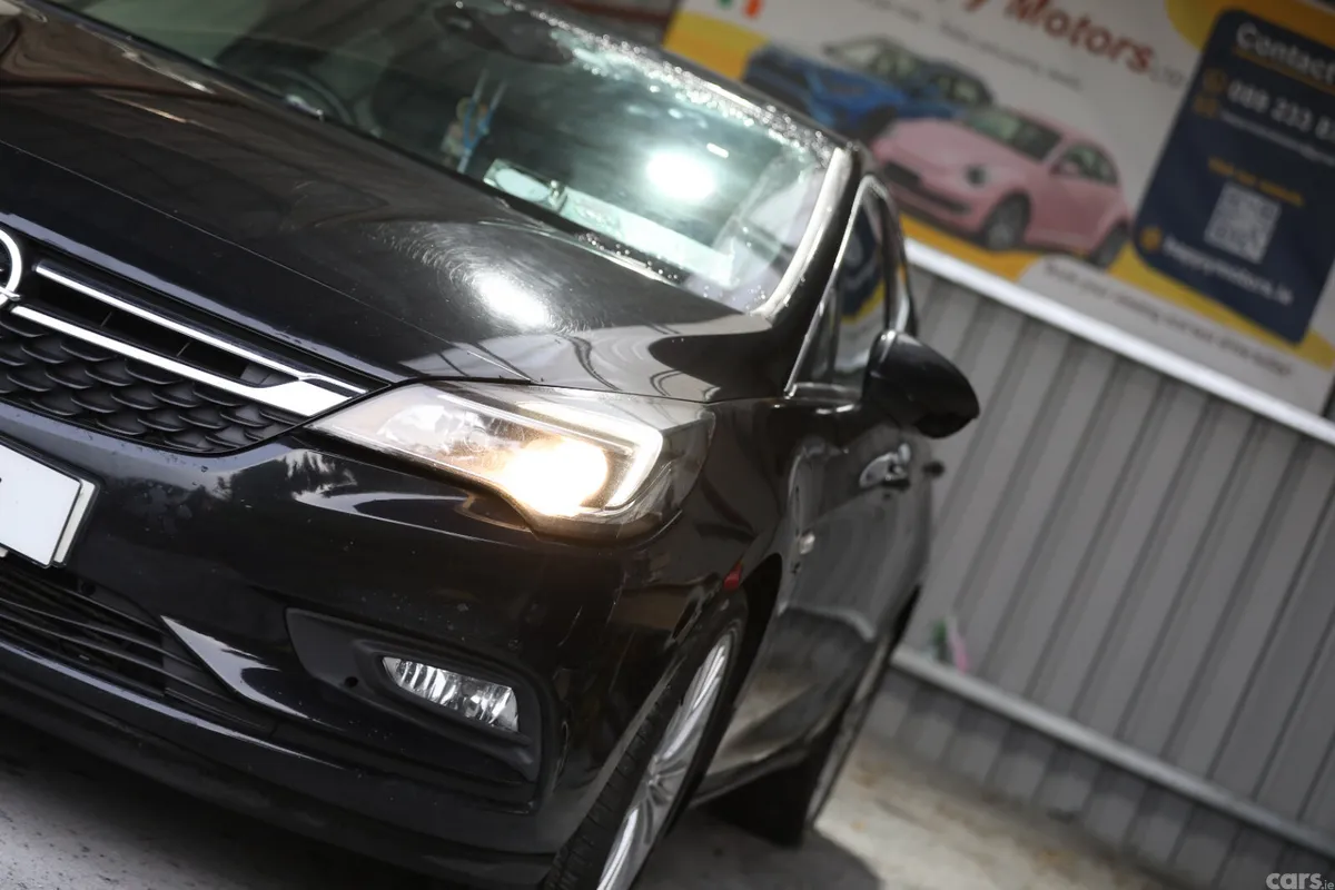 Opel Astra Hatchback, Diesel, 2015, Black