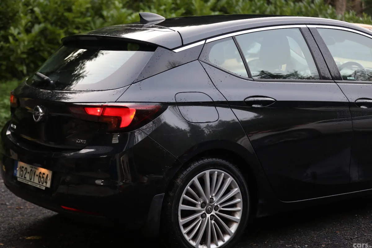 Opel Astra Hatchback, Diesel, 2015, Black