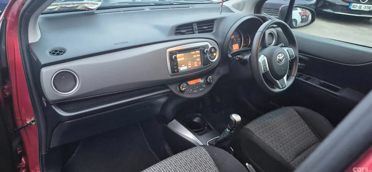 Toyota Yaris Hatchback, Diesel, 2014, Red