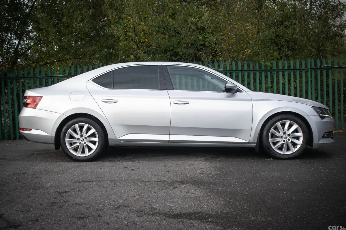 Skoda Superb Saloon, Diesel, 2018, Grey