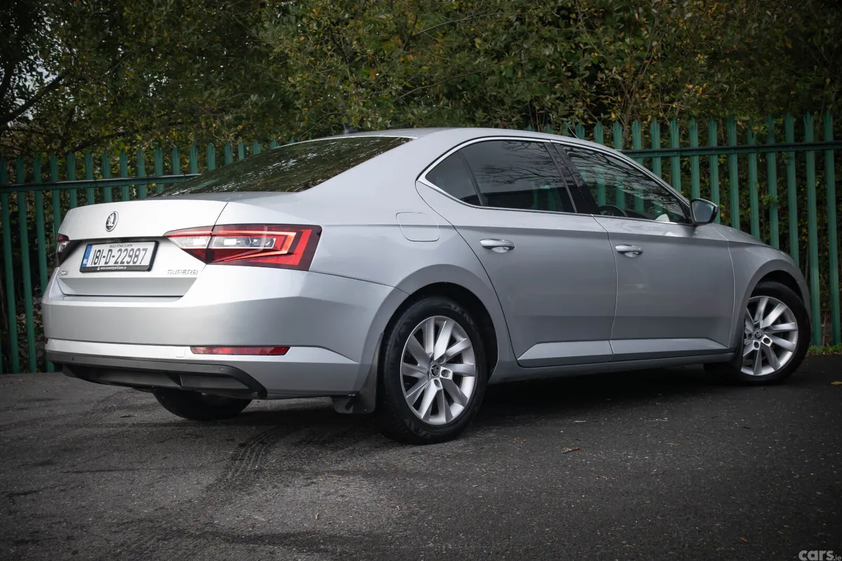 Skoda Superb Saloon, Diesel, 2018, Grey