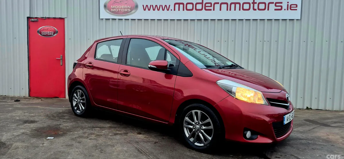Toyota Yaris Hatchback, Diesel, 2014, Red