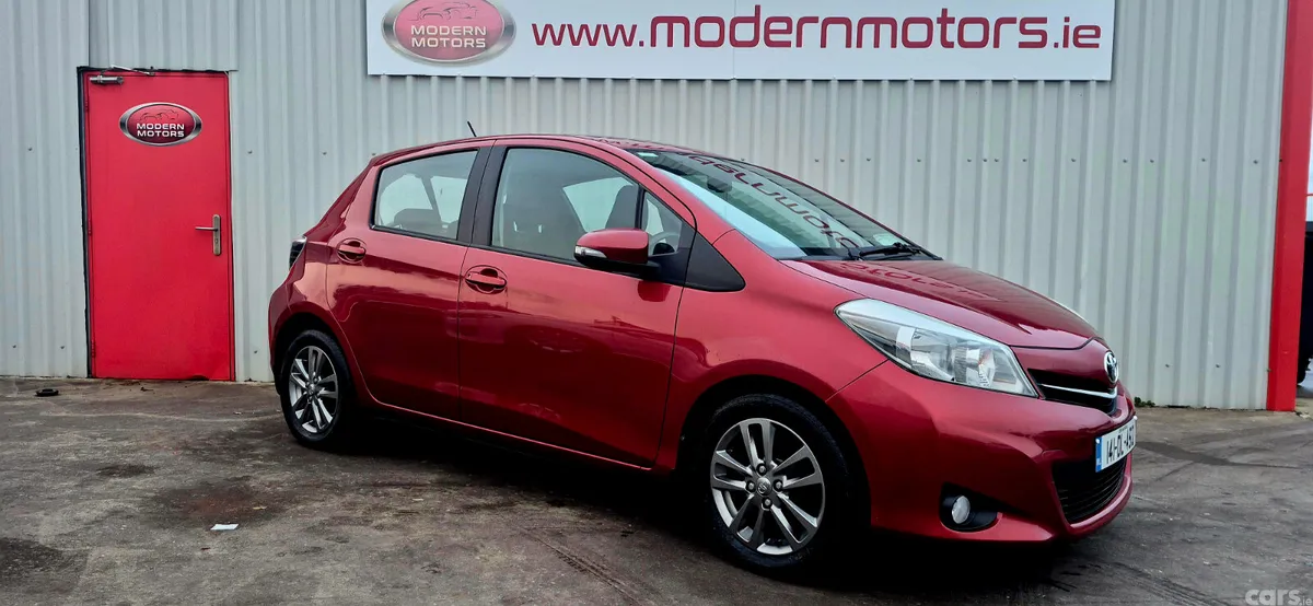 Toyota Yaris Hatchback, Diesel, 2014, Red