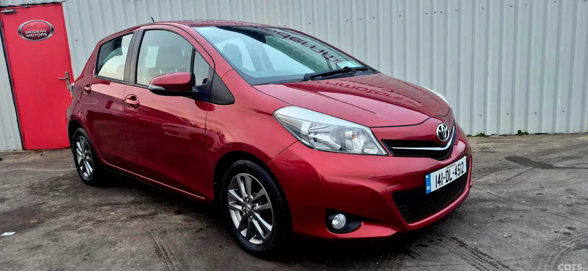 Toyota Yaris Hatchback, Diesel, 2014, Red
