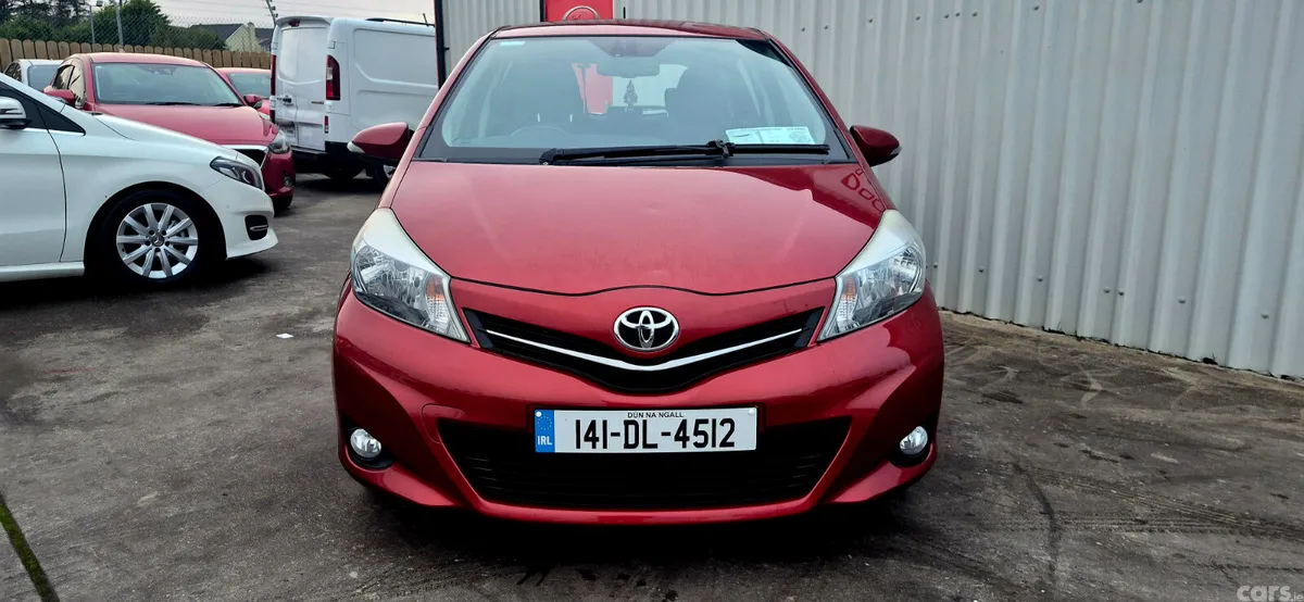 Toyota Yaris Hatchback, Diesel, 2014, Red