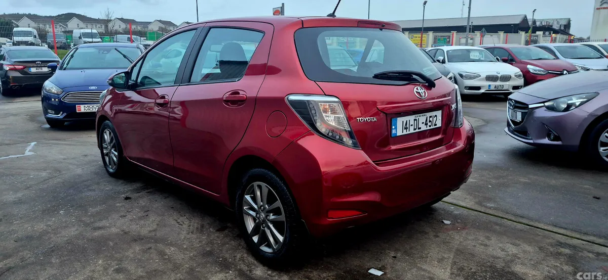 Toyota Yaris Hatchback, Diesel, 2014, Red