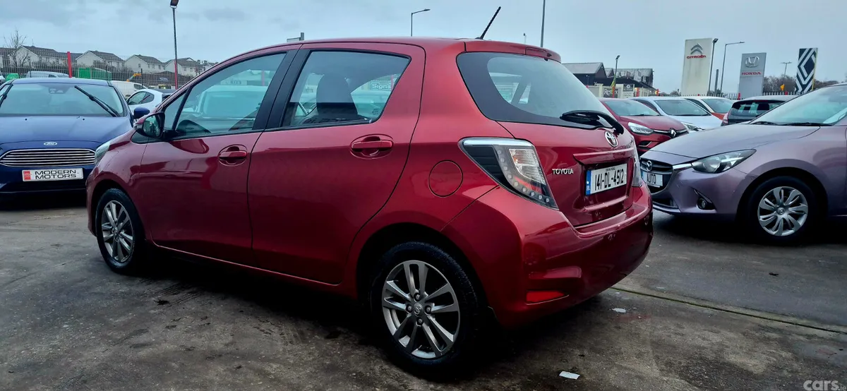 Toyota Yaris Hatchback, Diesel, 2014, Red