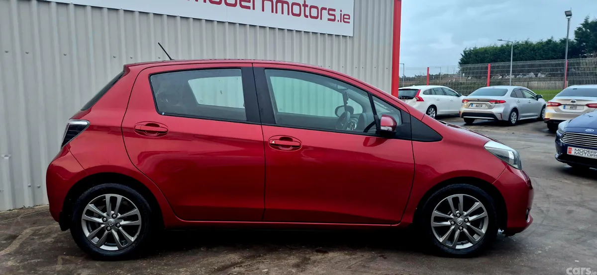 Toyota Yaris Hatchback, Diesel, 2014, Red