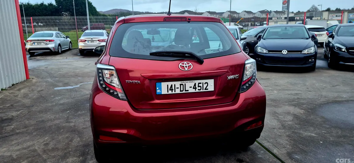 Toyota Yaris Hatchback, Diesel, 2014, Red