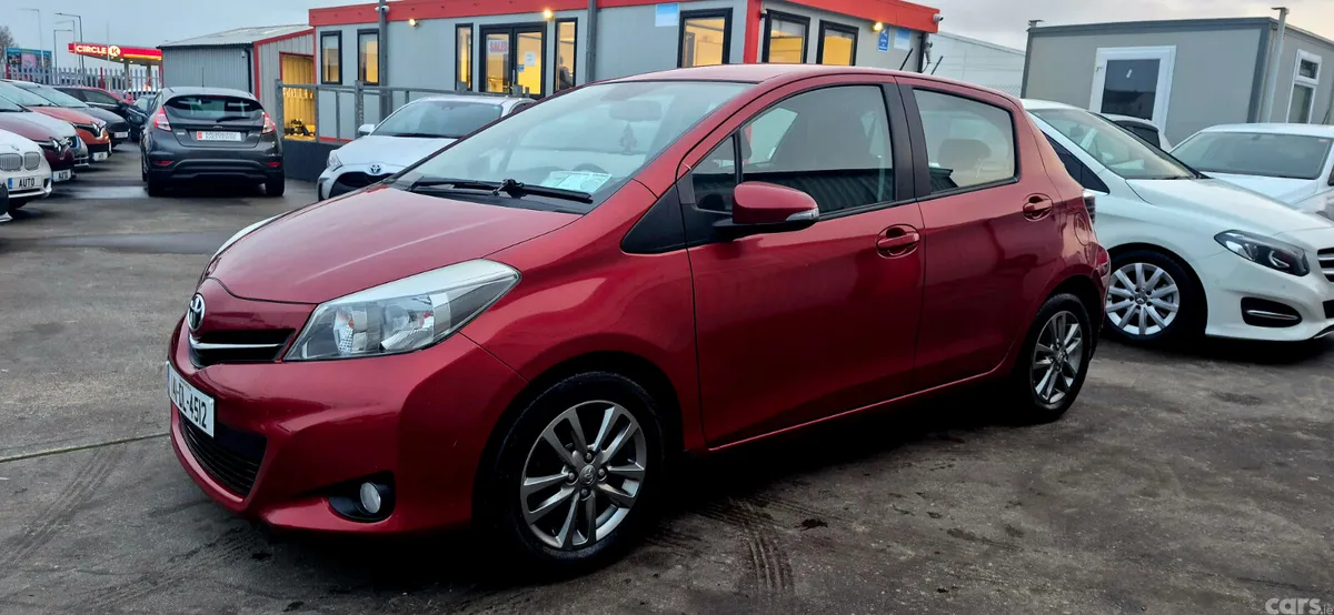 Toyota Yaris Hatchback, Diesel, 2014, Red