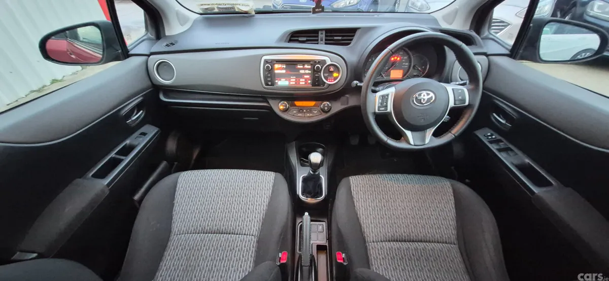 Toyota Yaris Hatchback, Diesel, 2014, Red