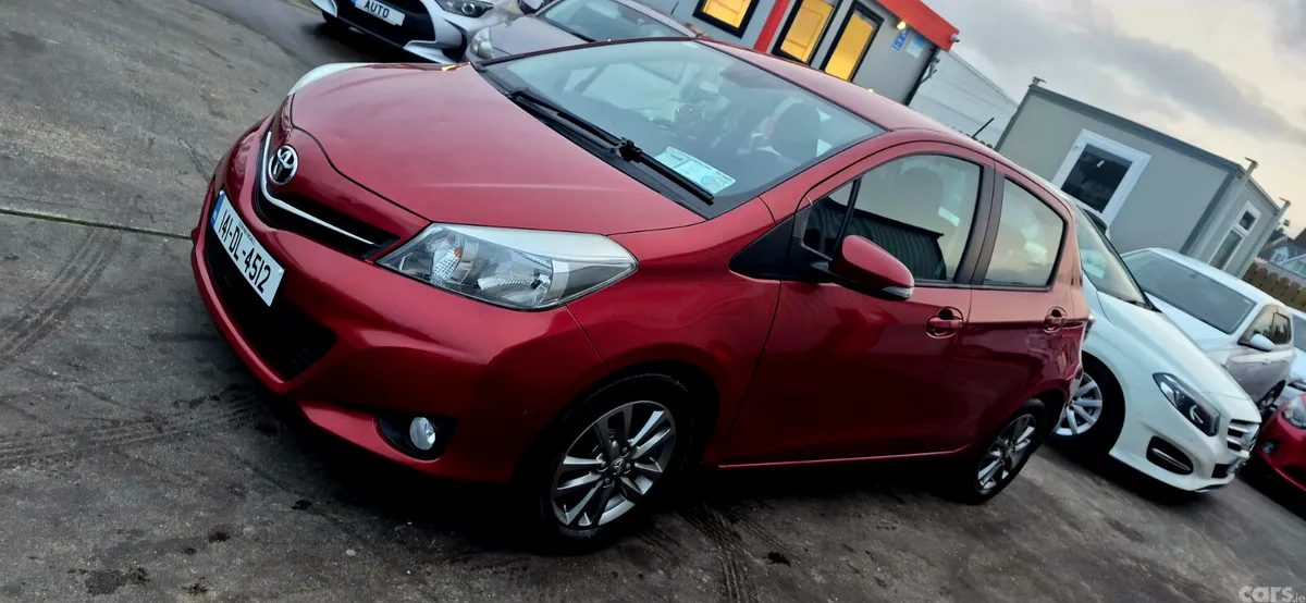 Toyota Yaris Hatchback, Diesel, 2014, Red