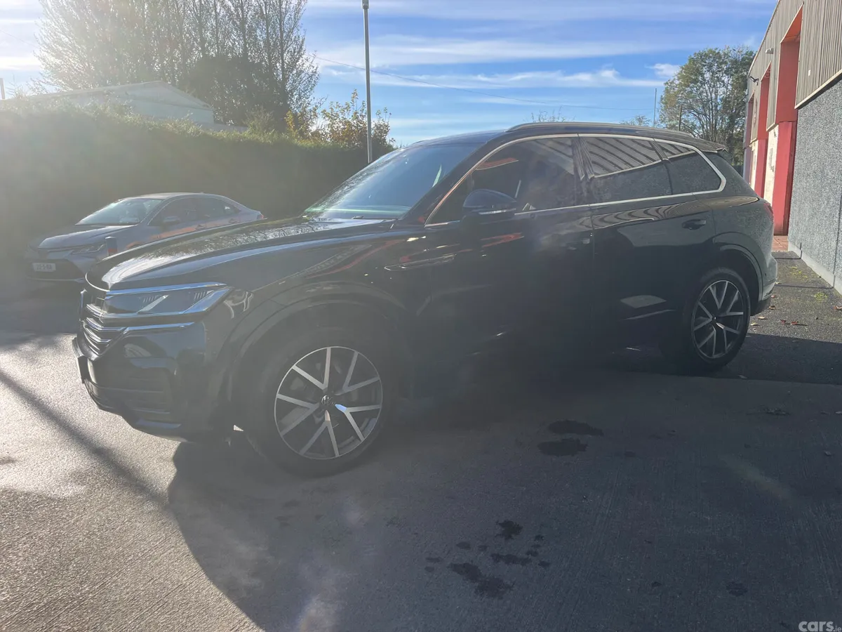 Volkswagen Touareg SUV, Diesel, 2021, Blue