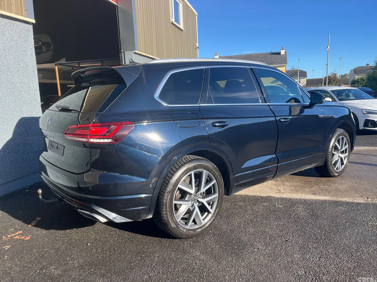 Volkswagen Touareg SUV, Diesel, 2021, Blue