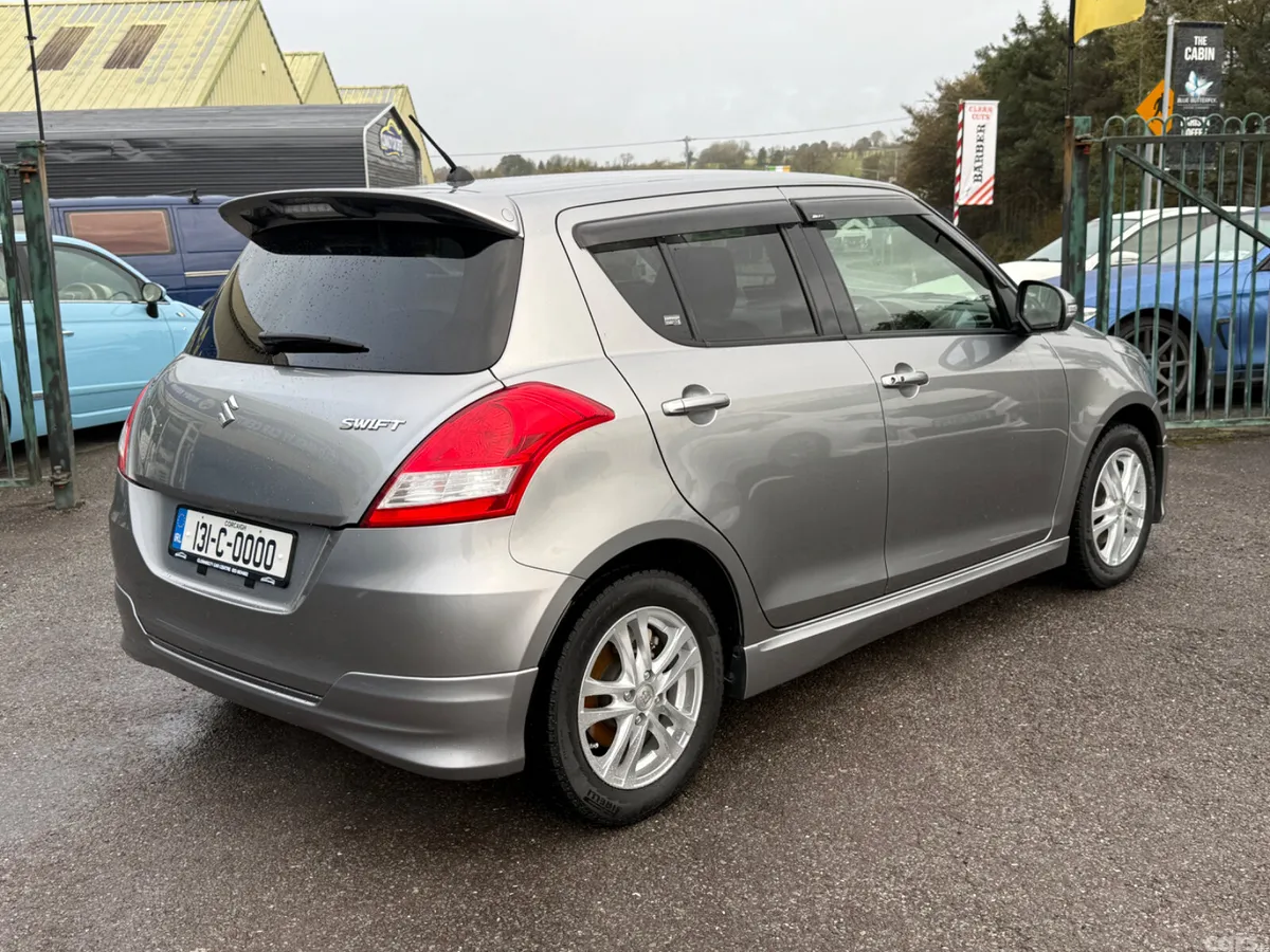 Suzuki Swift Hatchback, Petrol, 2013, Silver