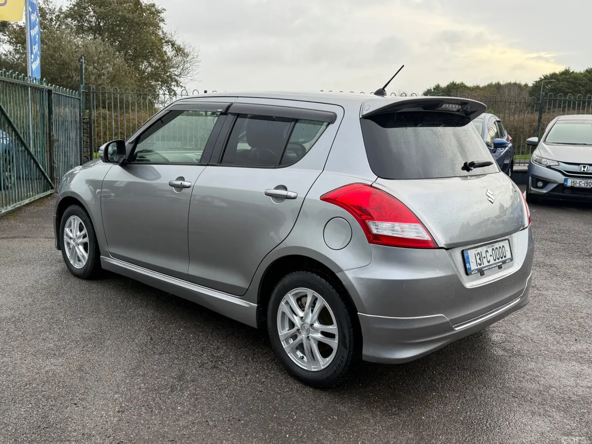 Suzuki Swift Hatchback, Petrol, 2013, Silver