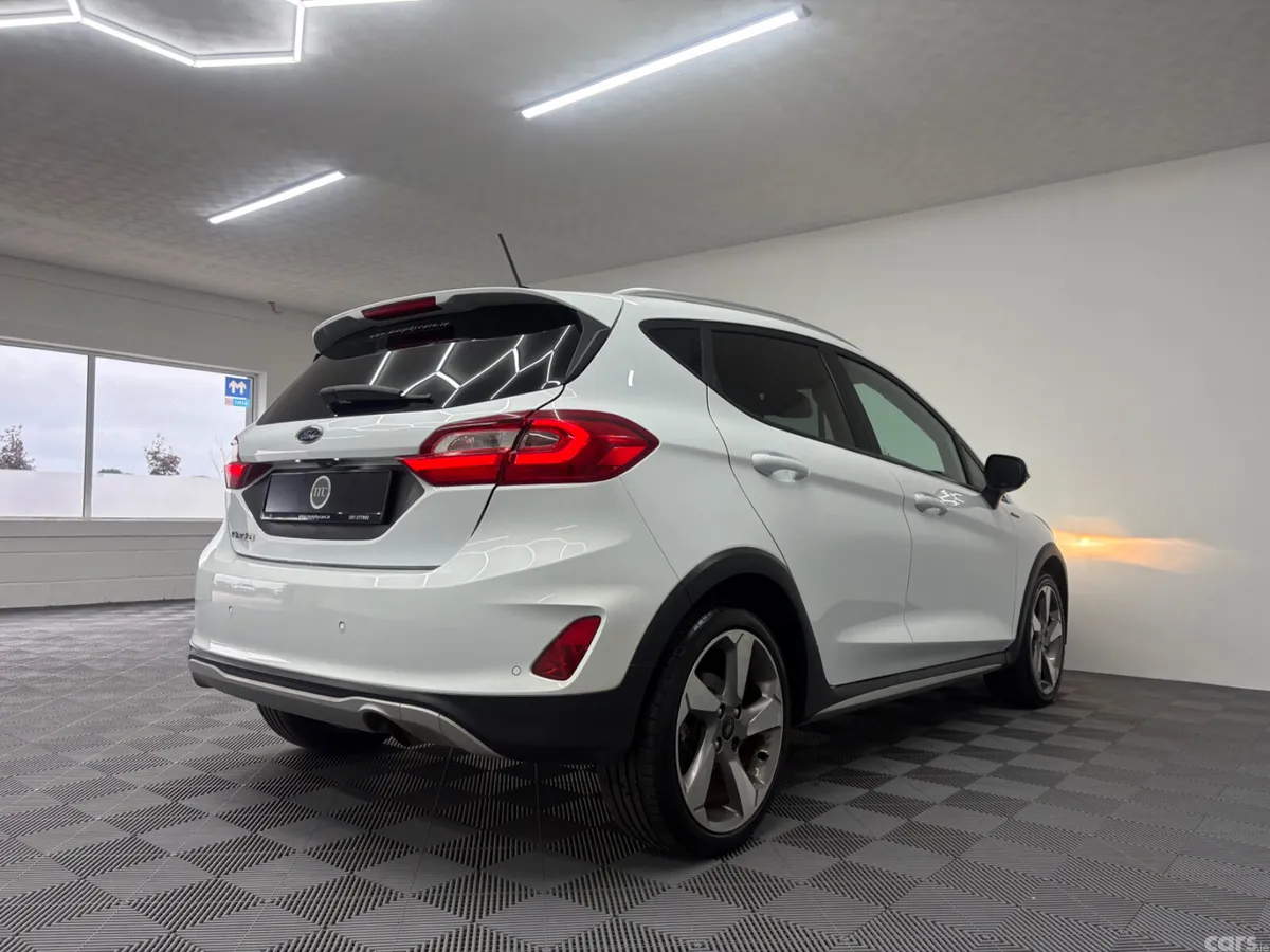 Ford Fiesta Hatchback, Petrol, 2020, White