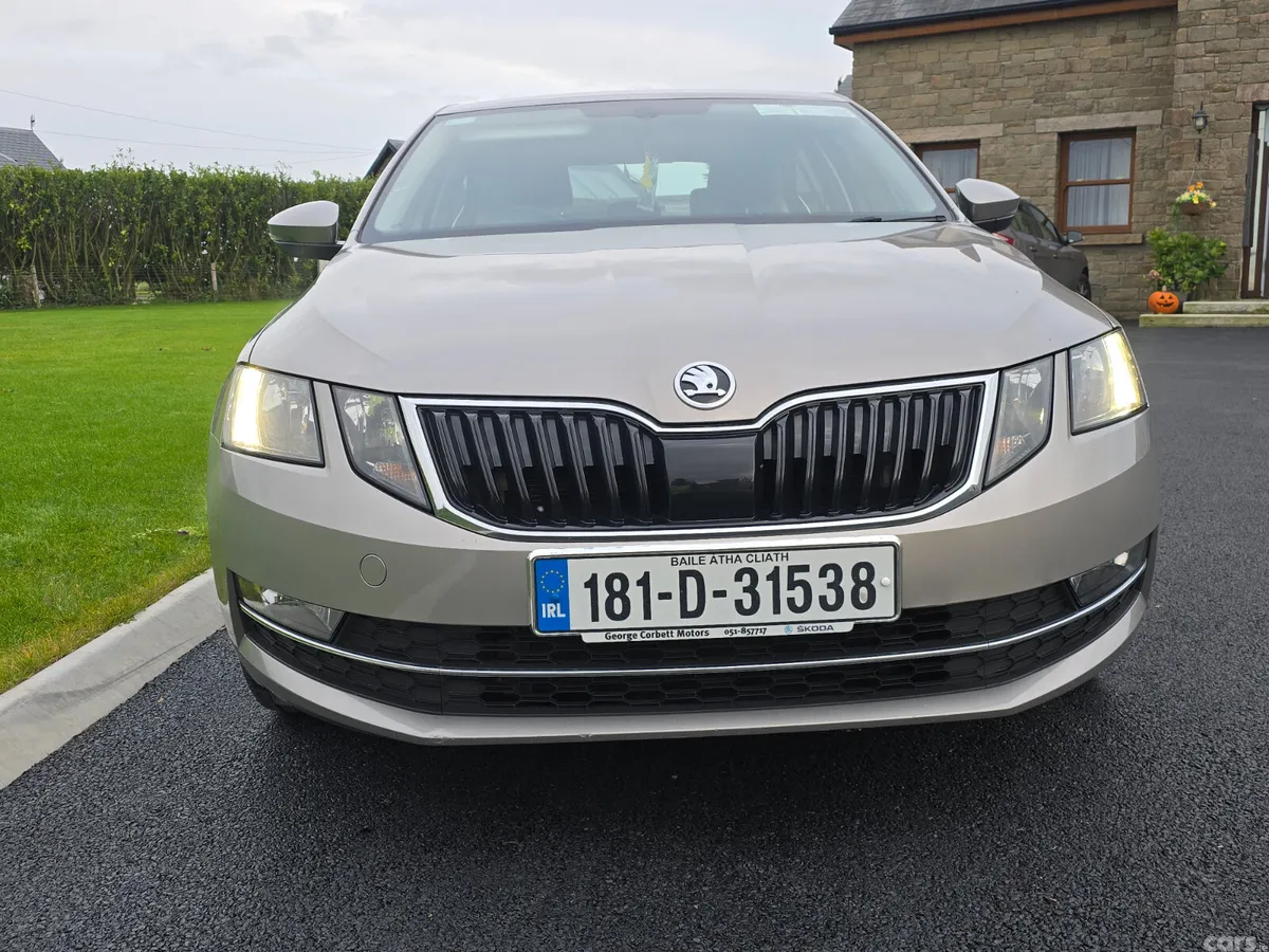 Skoda Octavia Saloon, Diesel, 2018, Grey