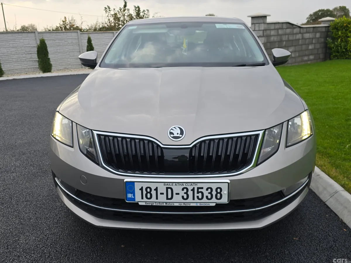 Skoda Octavia Saloon, Diesel, 2018, Grey