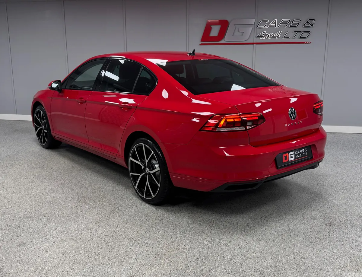 Volkswagen Passat Saloon, Diesel, 2022, Red