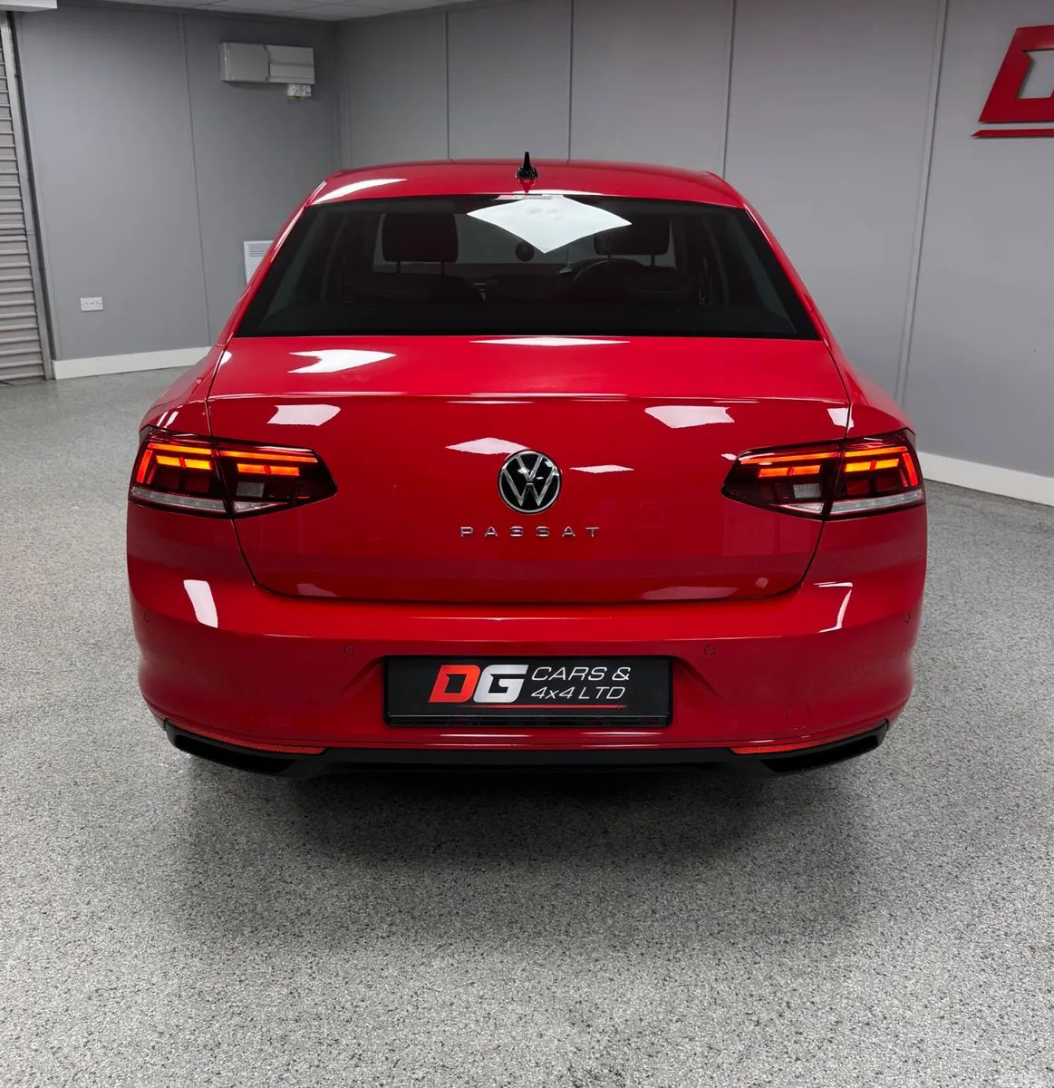 Volkswagen Passat Saloon, Diesel, 2022, Red