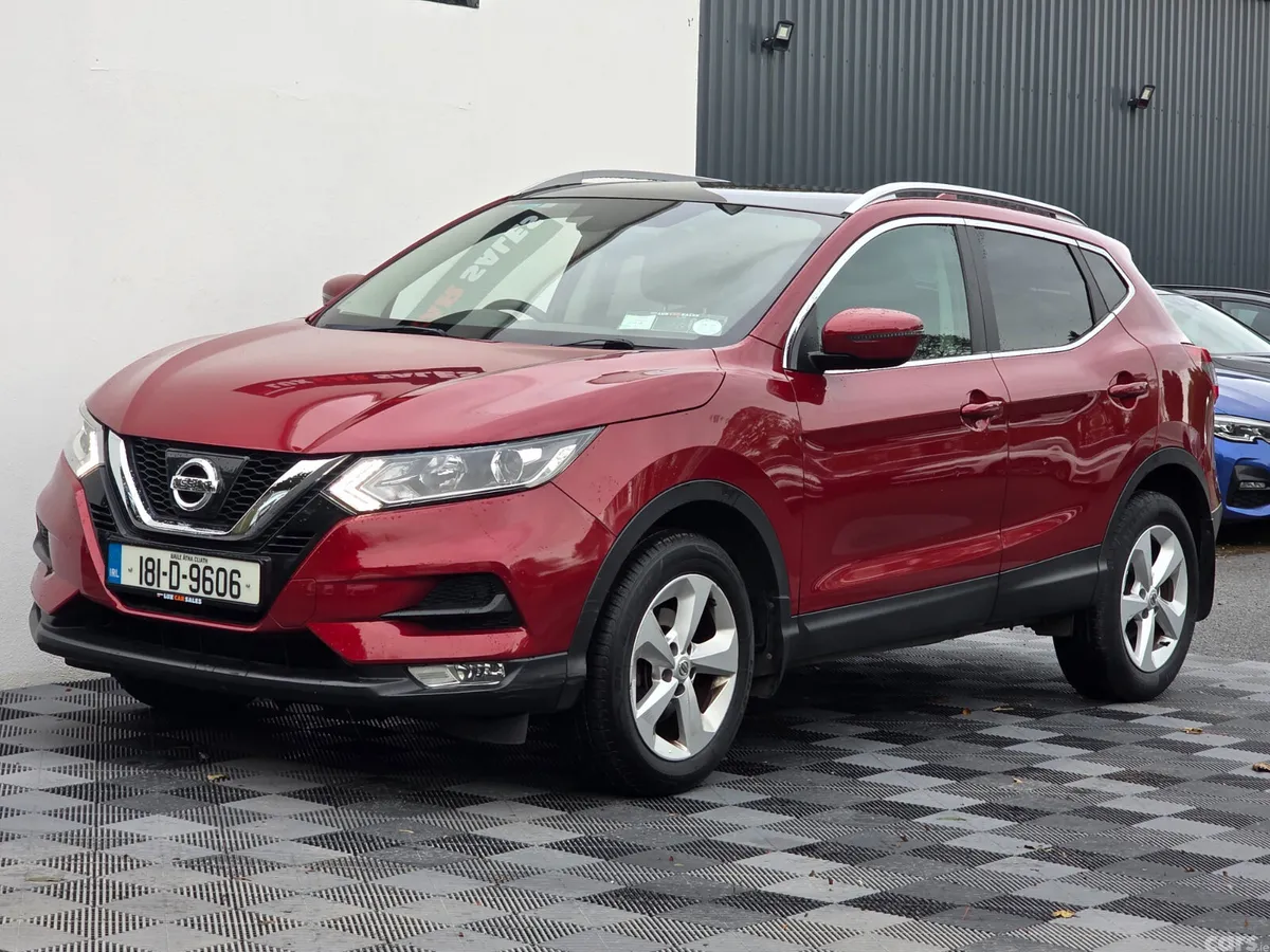 Nissan Qashqai MPV, Petrol, 2018, Red