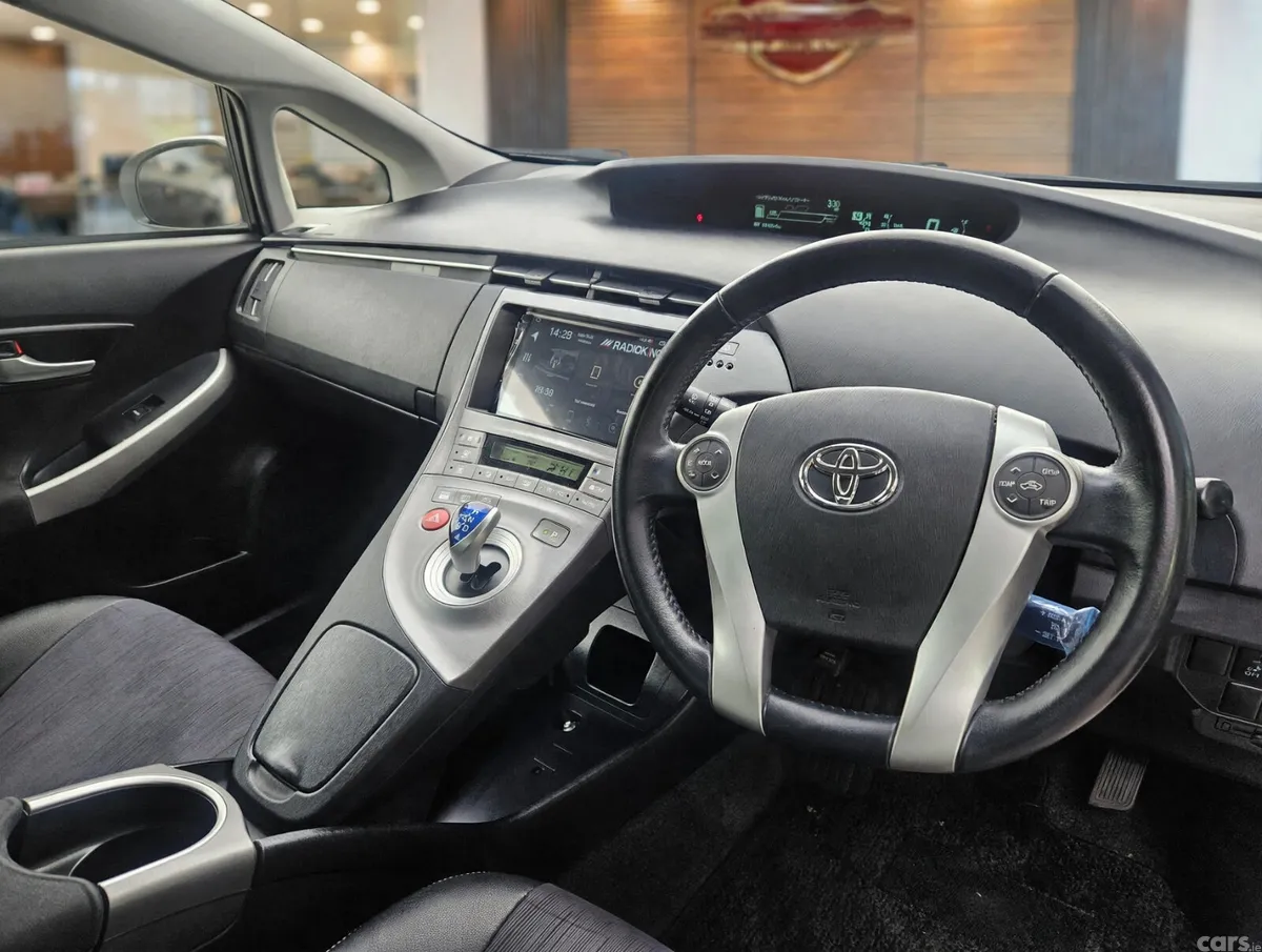 Toyota Prius Hatchback, Petrol Hybrid, 2014, White