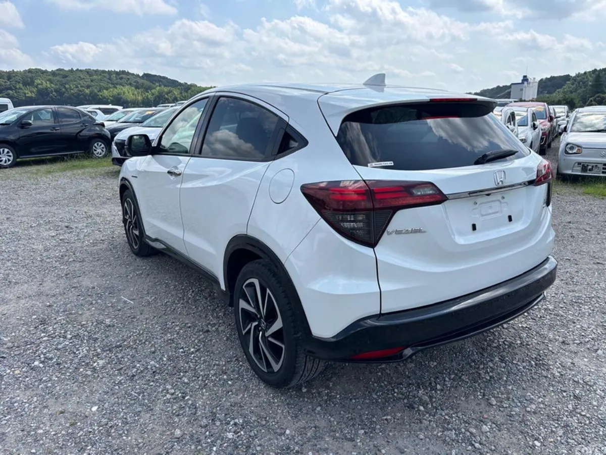 Honda Vezel SUV, Petrol Hybrid, 2018, White