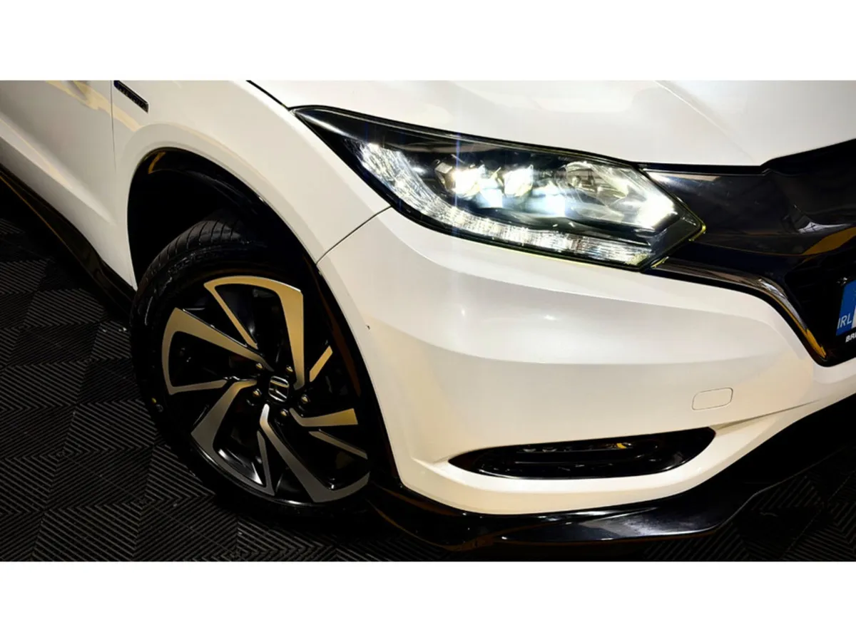 Honda Vezel SUV, Petrol Hybrid, 2017, White