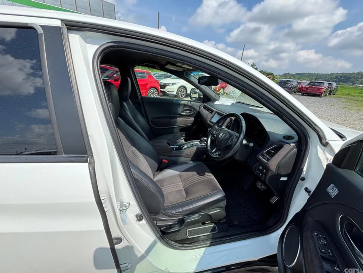 Honda Vezel SUV, Petrol Hybrid, 2018, White
