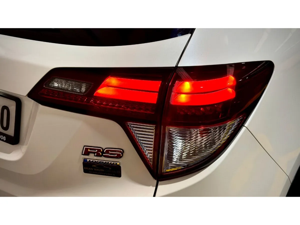 Honda Vezel SUV, Petrol Hybrid, 2017, White