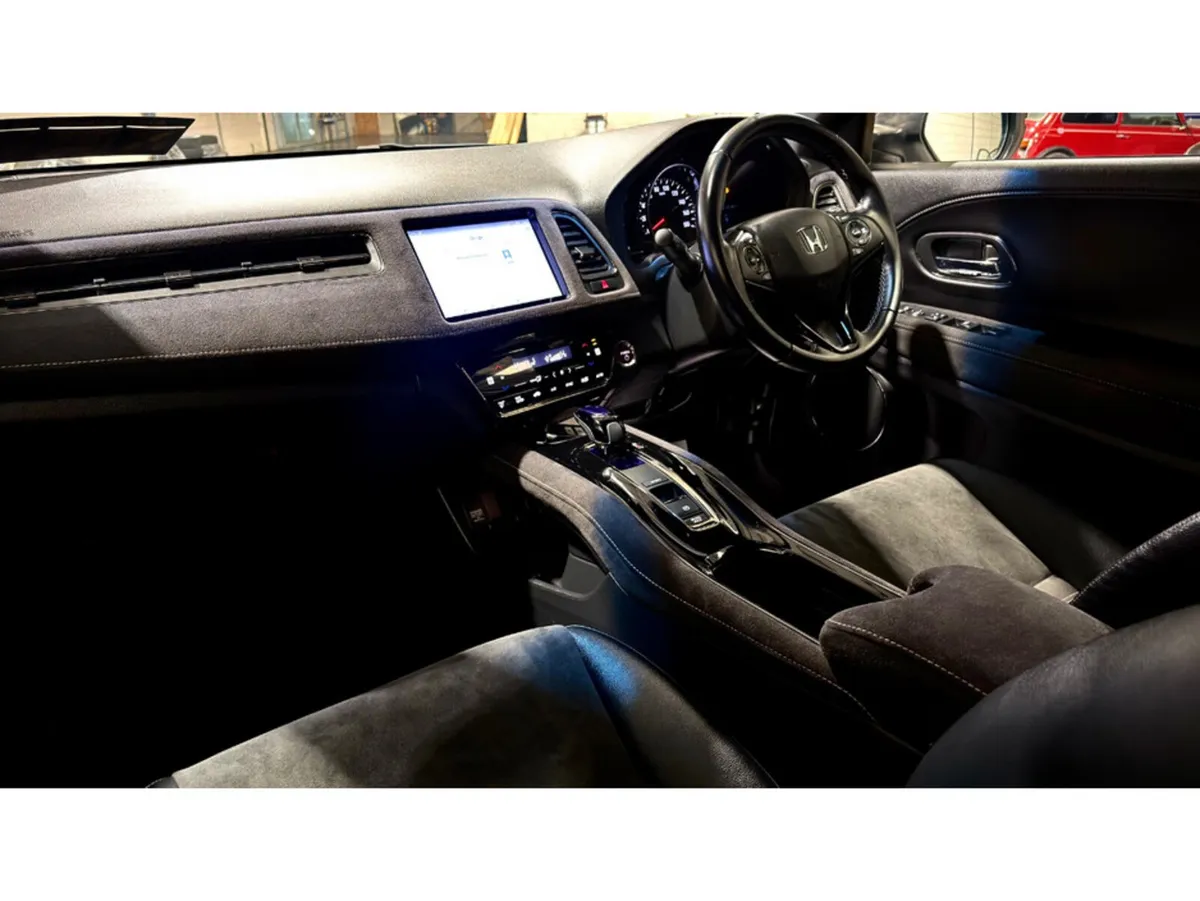 Honda Vezel SUV, Petrol Hybrid, 2017, White