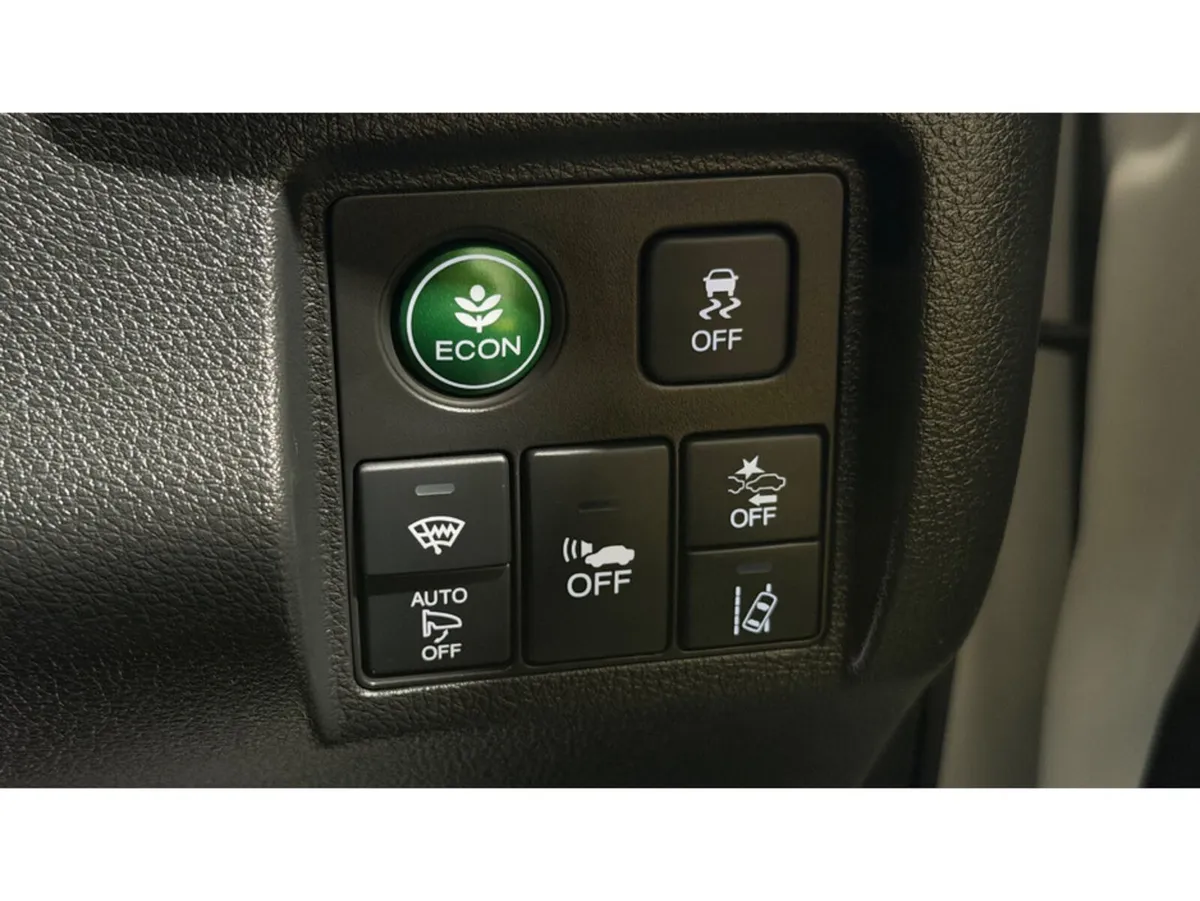 Honda Vezel SUV, Petrol Hybrid, 2017, White