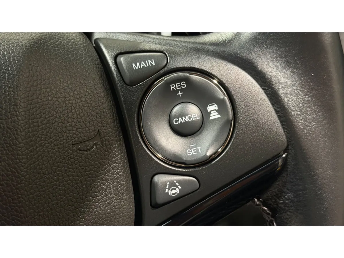 Honda Vezel SUV, Petrol Hybrid, 2017, White