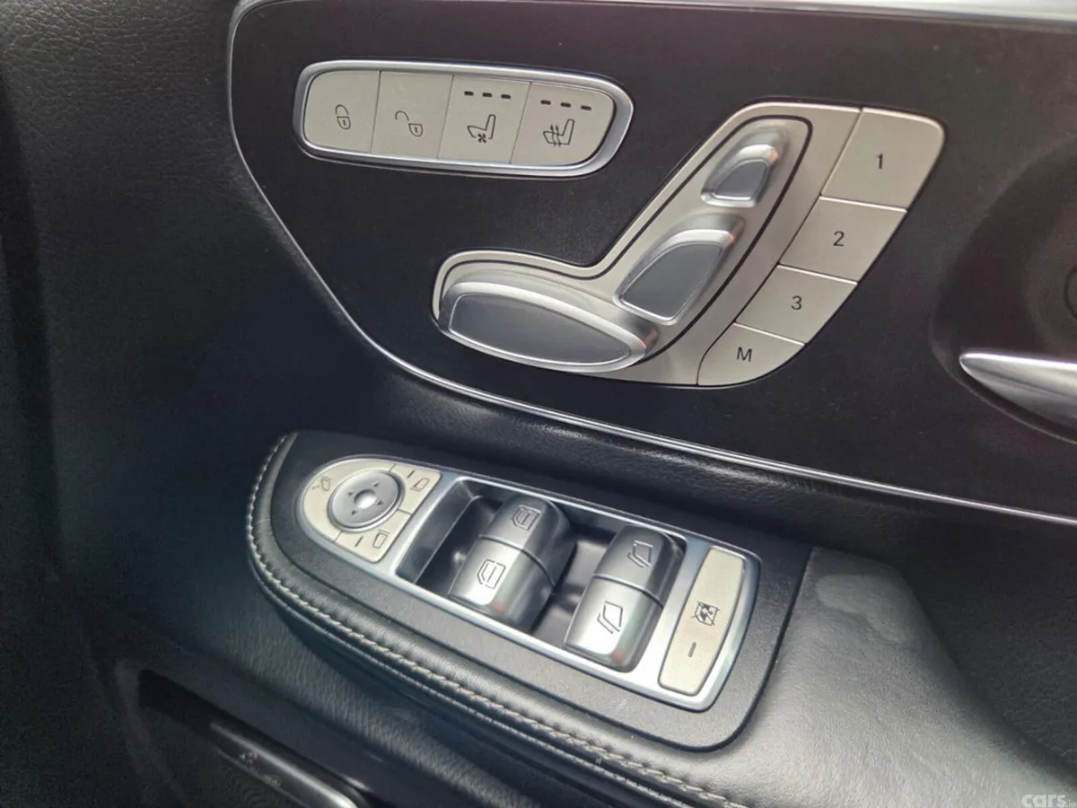 Mercedes-Benz V-Class Minibus, Diesel, 2019, Black