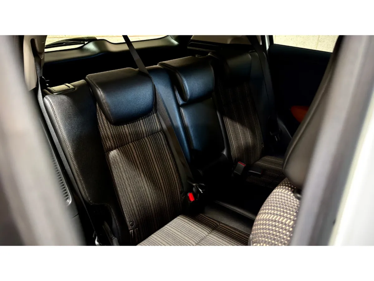 Honda Vezel SUV, Petrol Hybrid, 2015, White