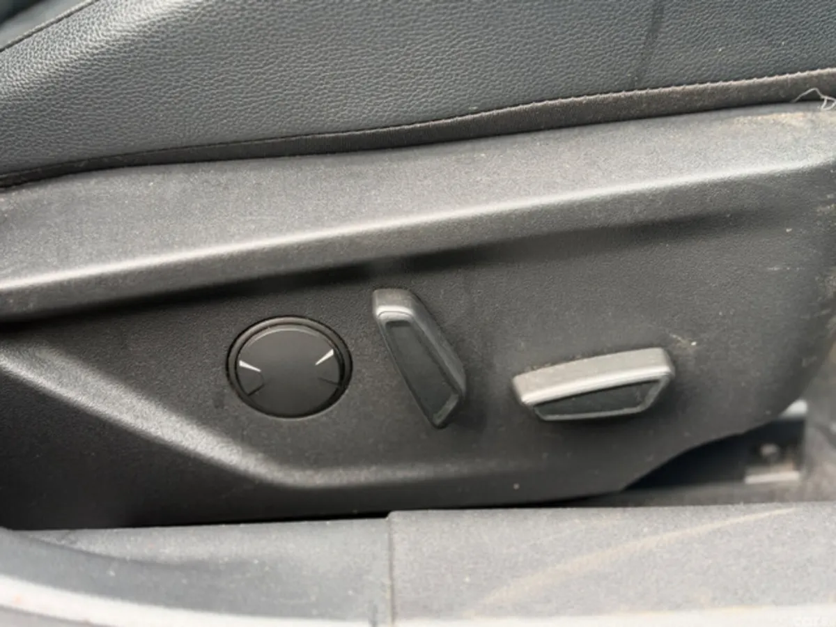 Ford Focus Hatchback, Diesel, 2019, Black