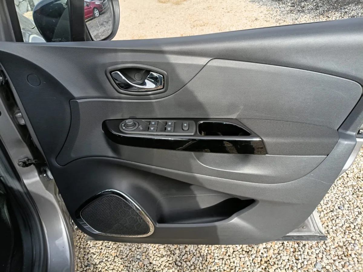 Renault Captur Hatchback, Diesel, 2014, Grey