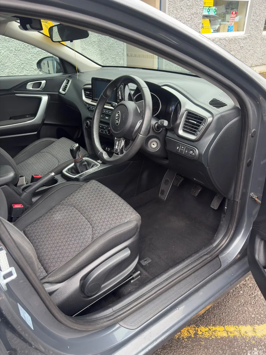 Kia XCeed Hatchback, Diesel, 2019, Grey