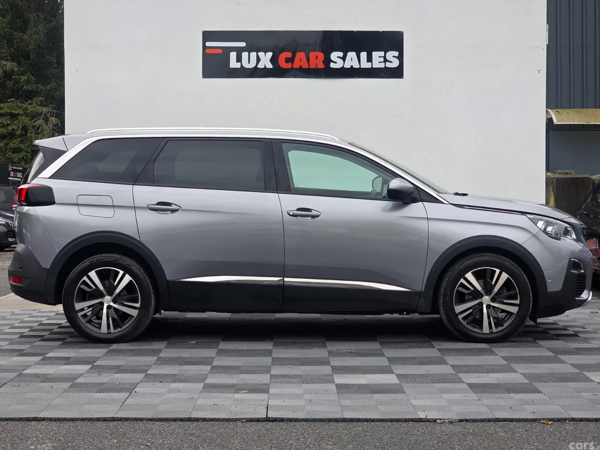 Peugeot 5008 MPV, Diesel, 2020, Grey