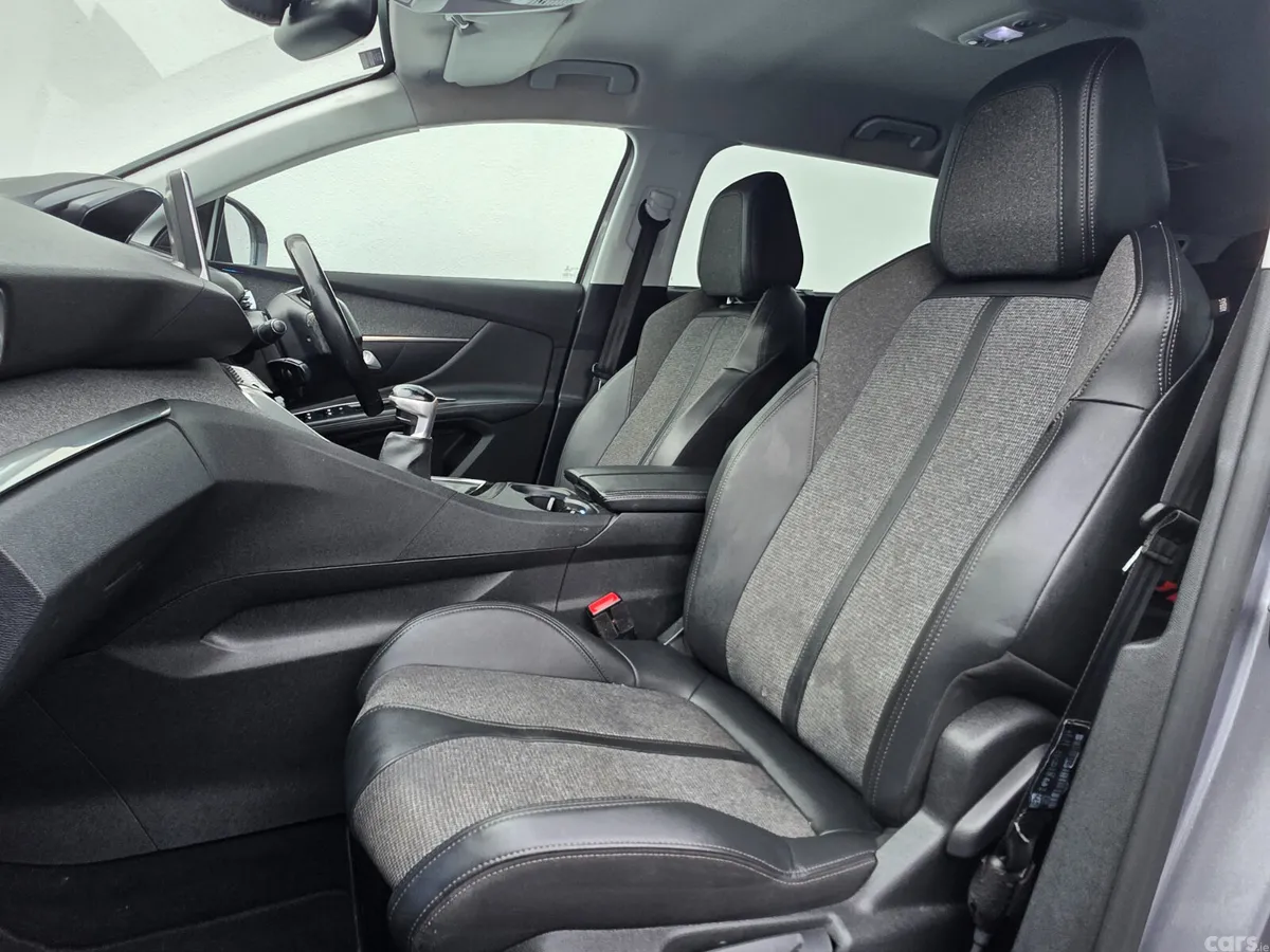 Peugeot 5008 MPV, Diesel, 2020, Grey