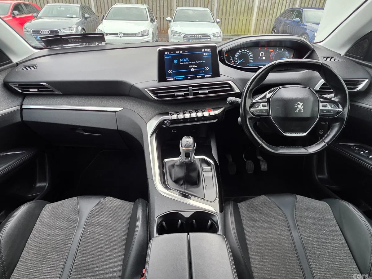 Peugeot 5008 MPV, Diesel, 2020, Grey