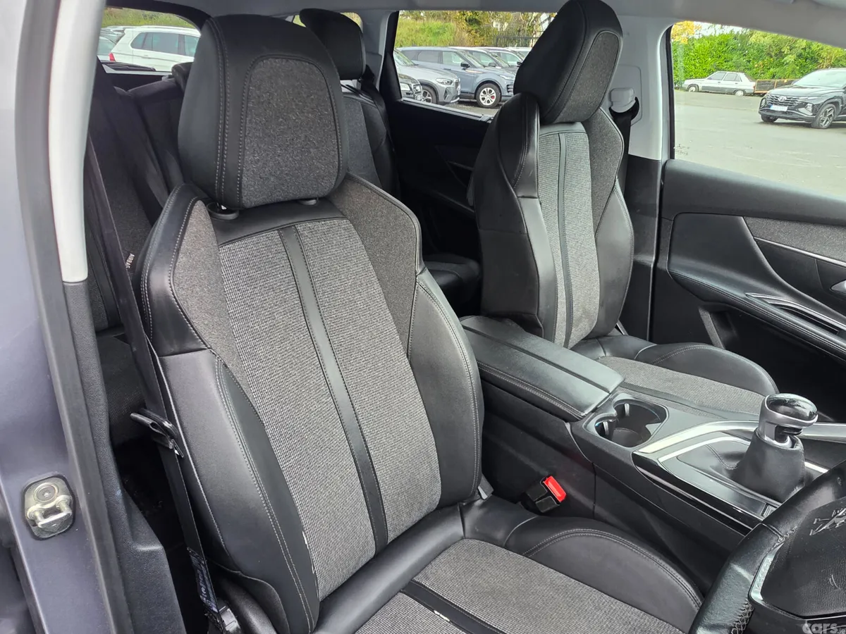 Peugeot 5008 MPV, Diesel, 2020, Grey