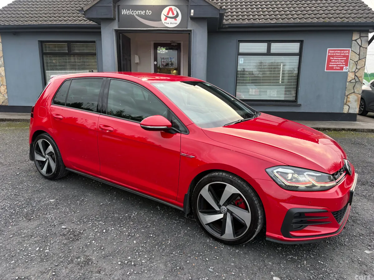 Volkswagen Golf Estate, Petrol, 2017, Red