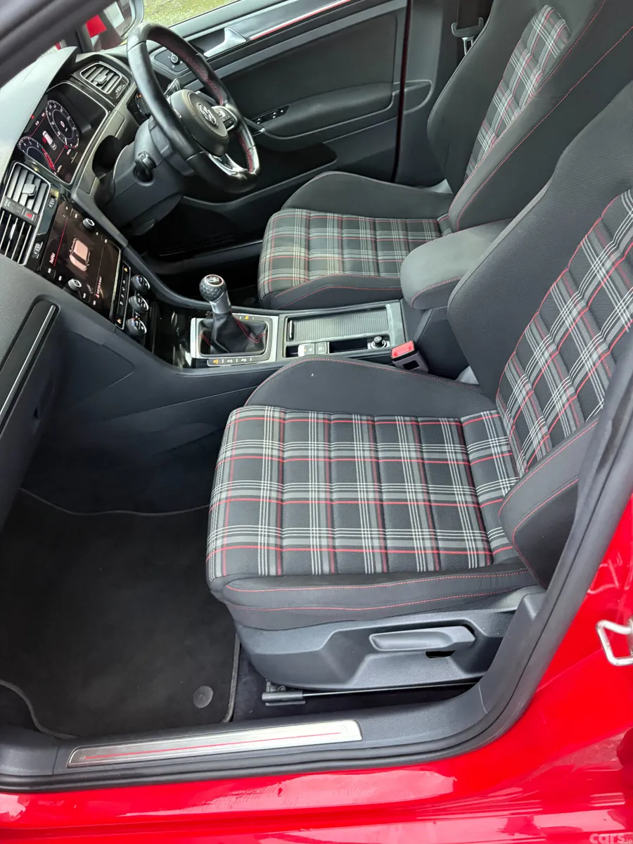 Volkswagen Golf Estate, Petrol, 2017, Red