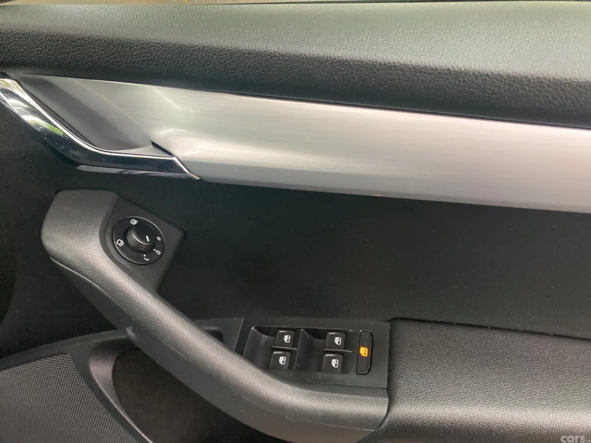 Skoda Octavia Saloon, Diesel, 2019, Grey